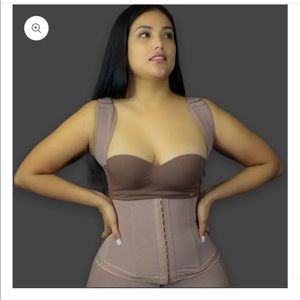 Brand new size M I order by mistake , new Colombian